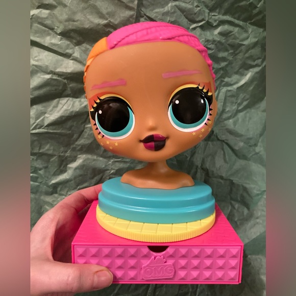B1G2 - Large Styling Head LOL Surprise Doll - Buy 1, Get 2 FREE - Picture 4 of 9
